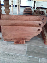 Load image into Gallery viewer, IHI Set 3 Wood Cutting Boards w/stand