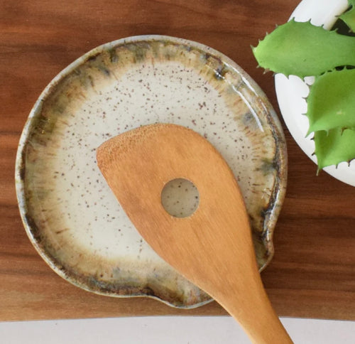 Etta B Round Spoon Rest- Magnolia