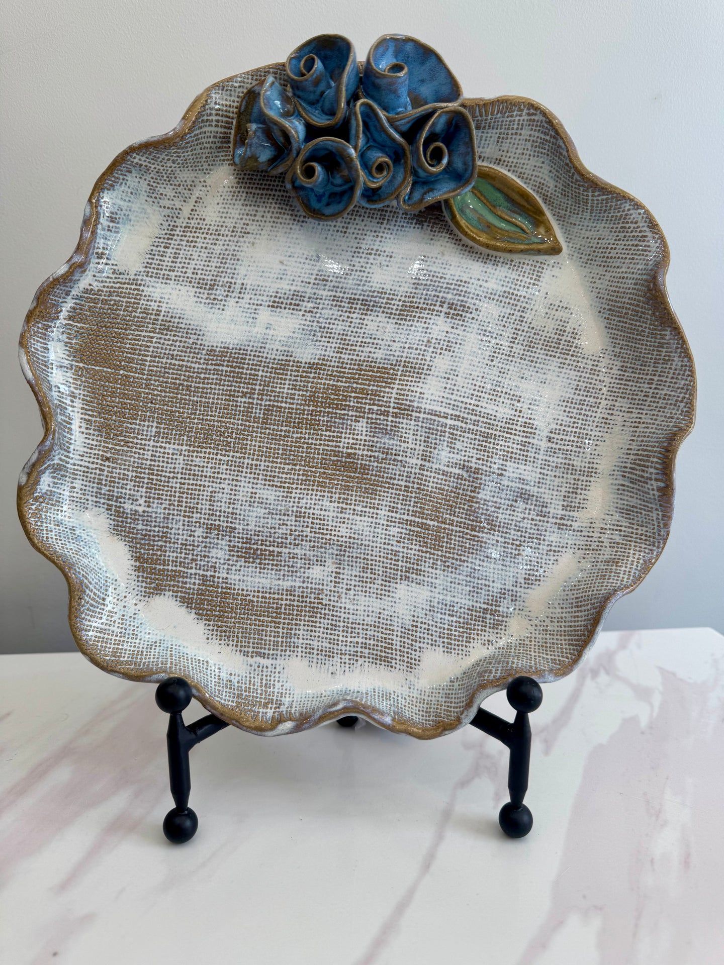Tab Blue Rose Textured Plate